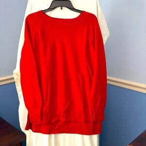 Women’s long sleeve sweater